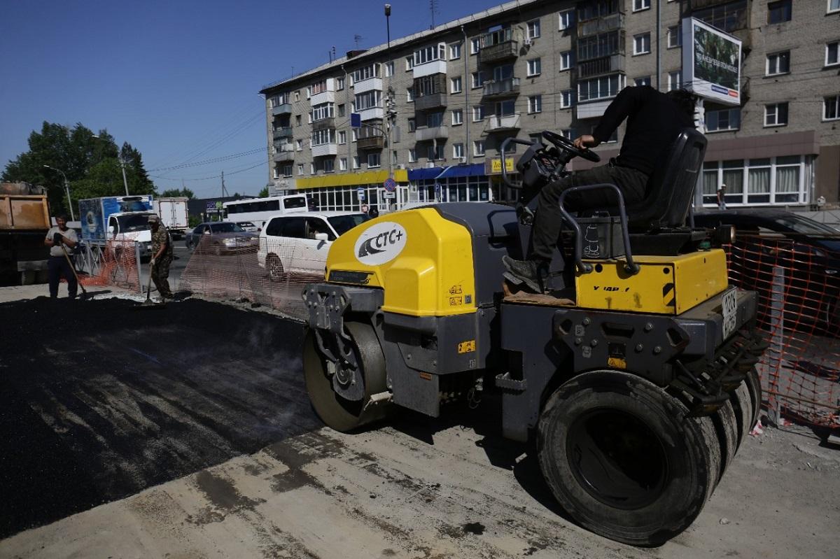 Фото В Новосибирске будет полностью обновлена дорога на улице Немировича-Данченко 4